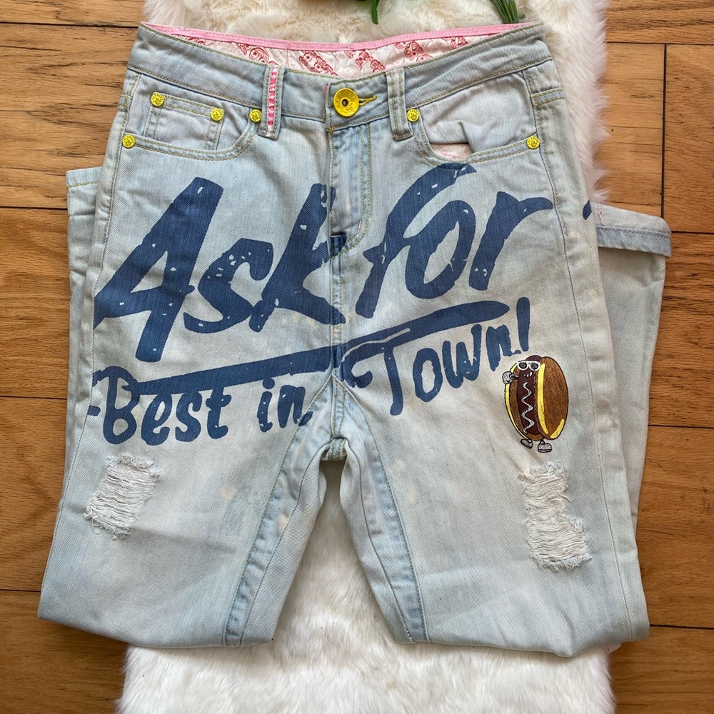 LALA BOBO ‘Ask for best in town’ Graphic Jeans